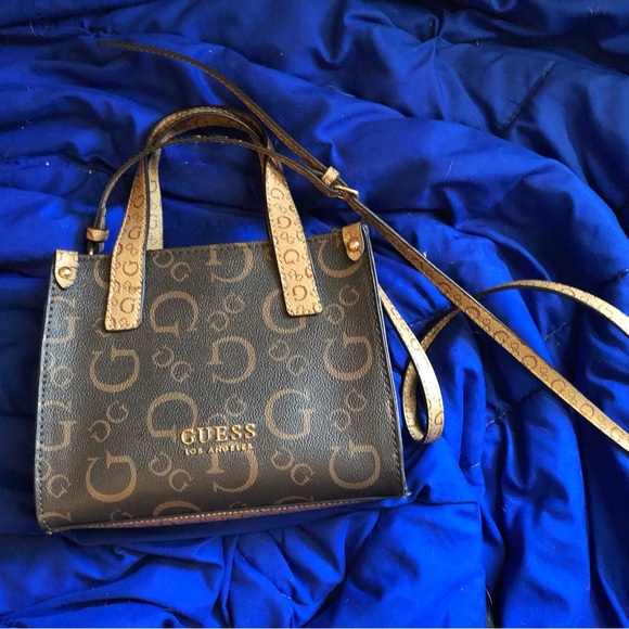 NWOT Guess bag & wallet bundle! FINAL PRICE REDUCTION. - Picture 7 of 10